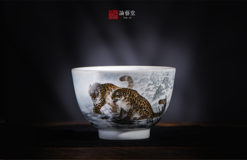 粉彩《雪中雙豹》單杯