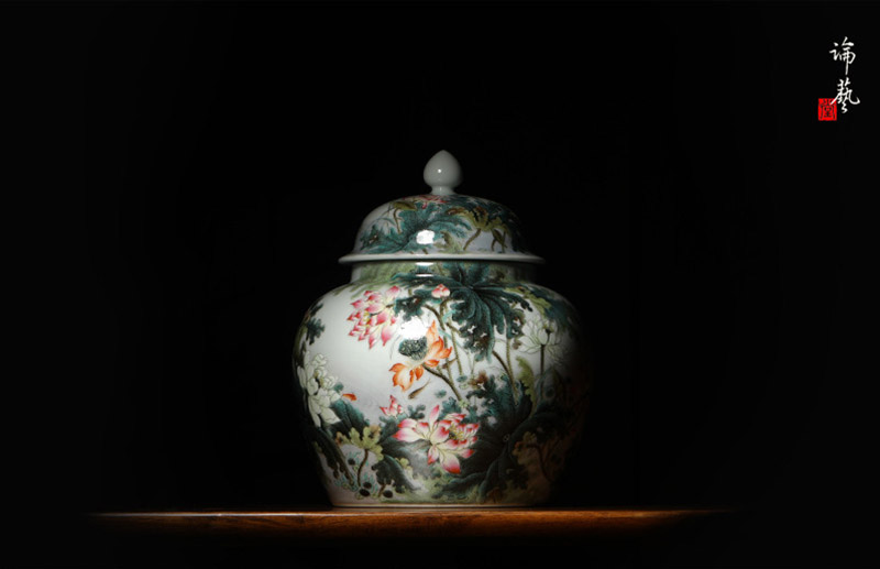 粉彩《荷趣圖》茶葉罐