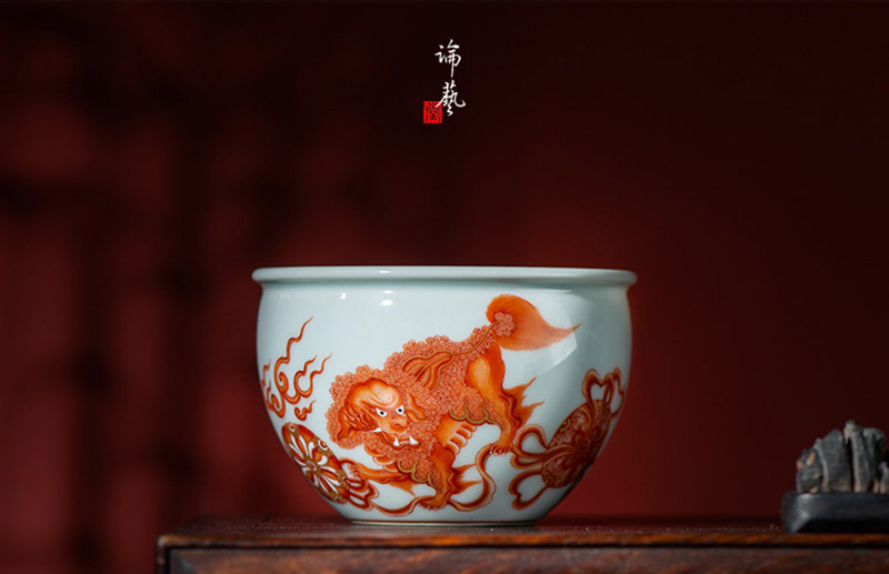 礬紅《祥獅戲球》主人杯